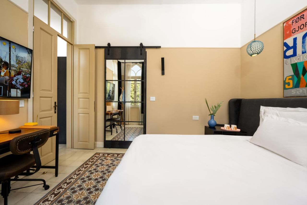 Assemblage Boutique 4*